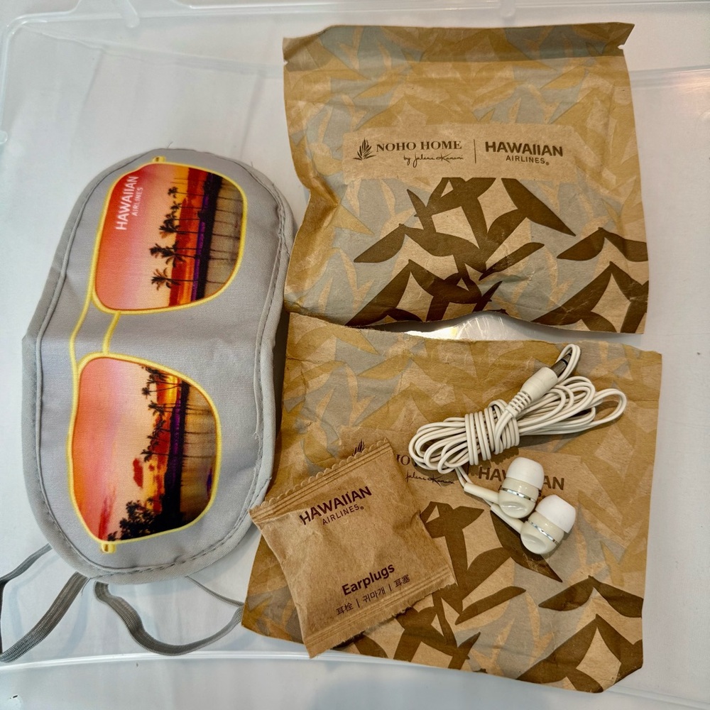 🏝️ 2 Hawaiian Air amenity kits eye mask ear plugs buds NIP HA travel